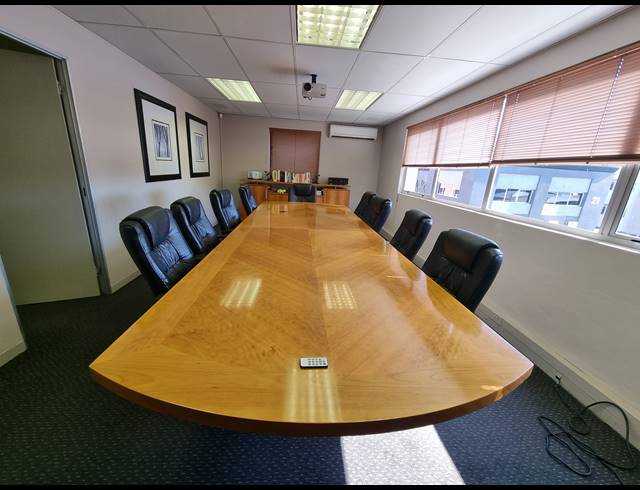 835M² OFFICE FOR SALE IN SUNNINGHILL